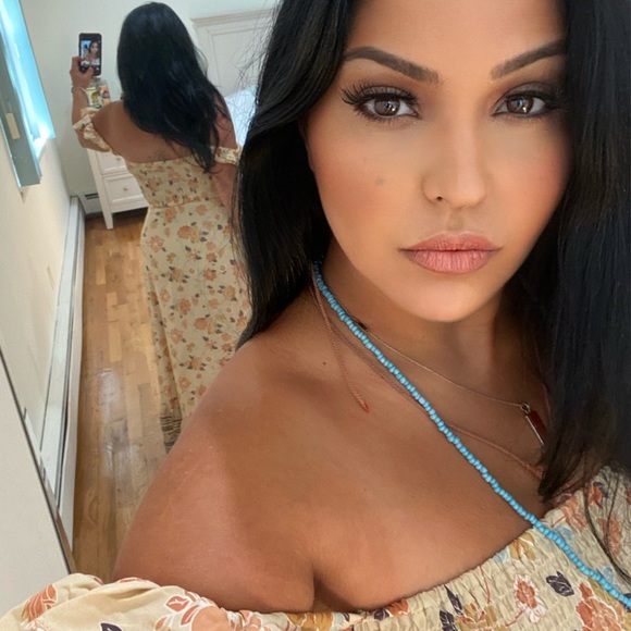 Crop and skirt Set - Picture 2 of 9